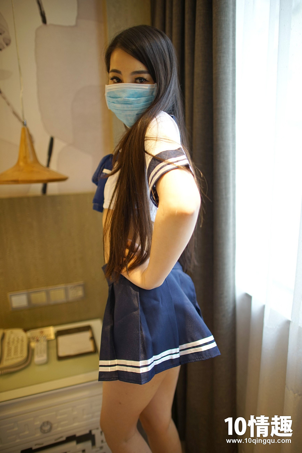 [ROSI写真]口罩系列NO.011_水手学生制服美女居家撩裙秀性感小内裤写真18P