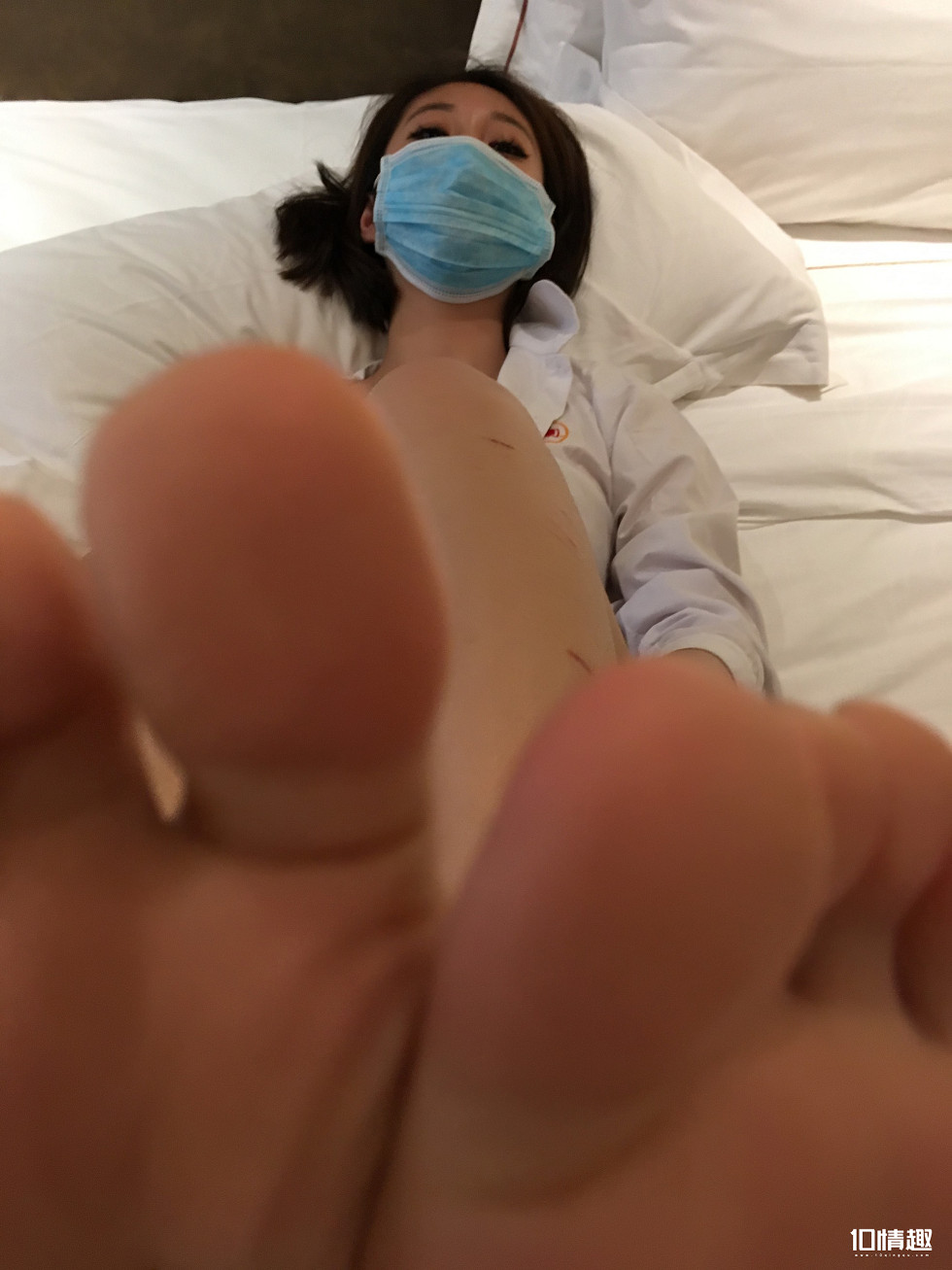 [ROSI写真]口罩系列NO.627_白衬衣妹子无内真空露美胸半脱粉色内裤撩人诱惑写真58P